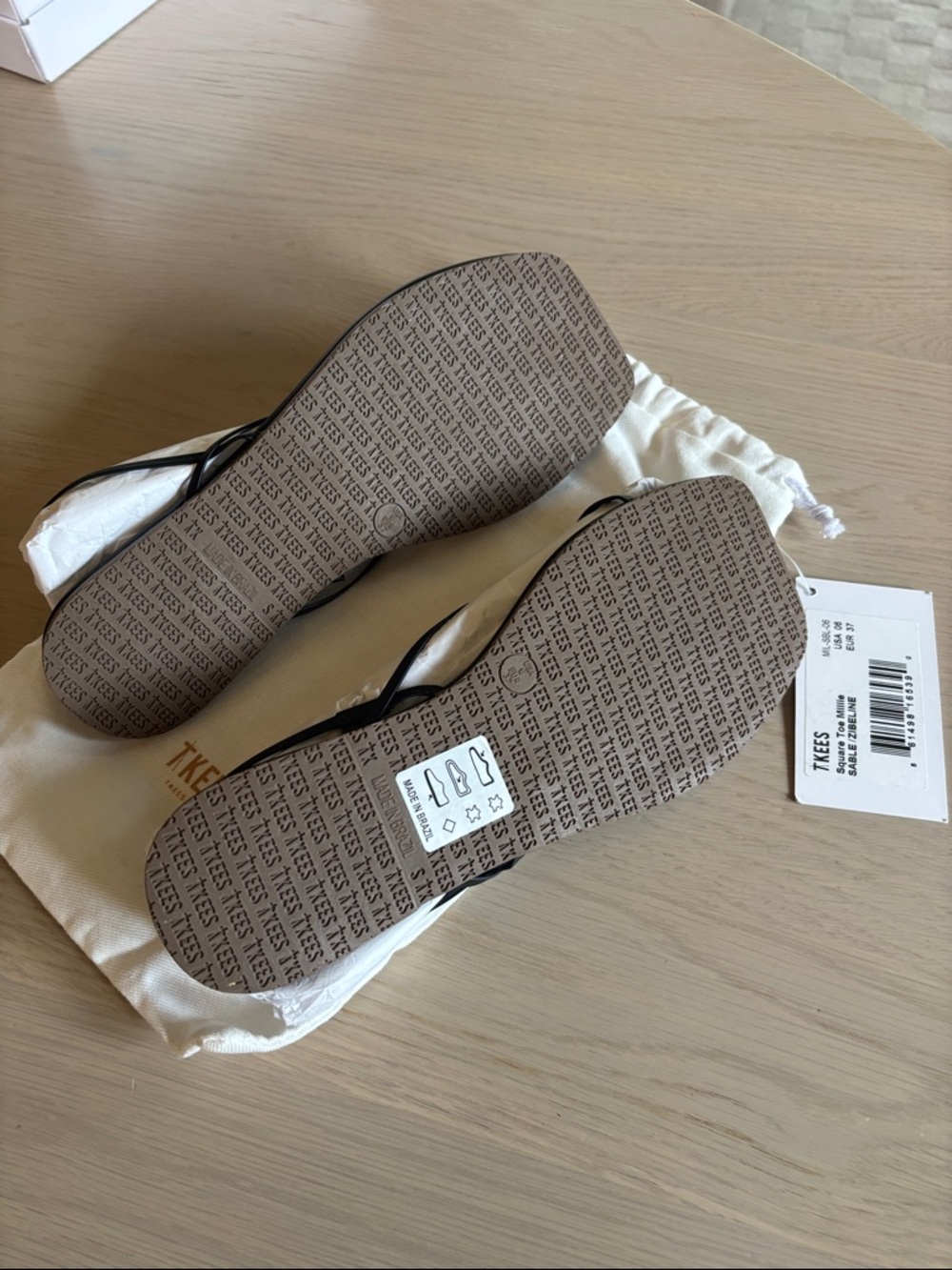 TKEES Black Minimal Strap Square-Toe Sandals - Picture 5 of 6